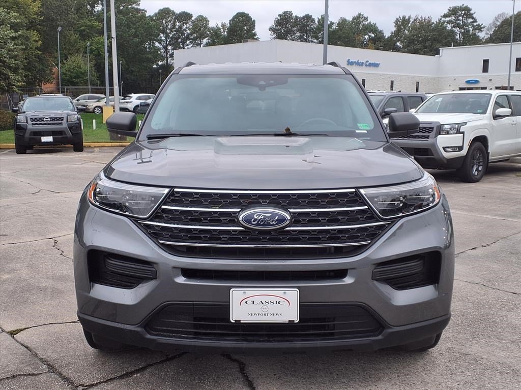 2024 Ford Explorer XLT photo 2