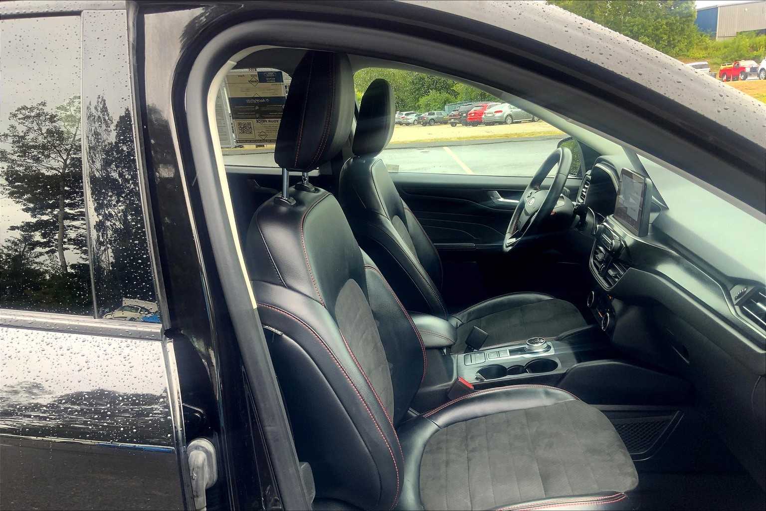 2022 Ford Escape SEL photo 4