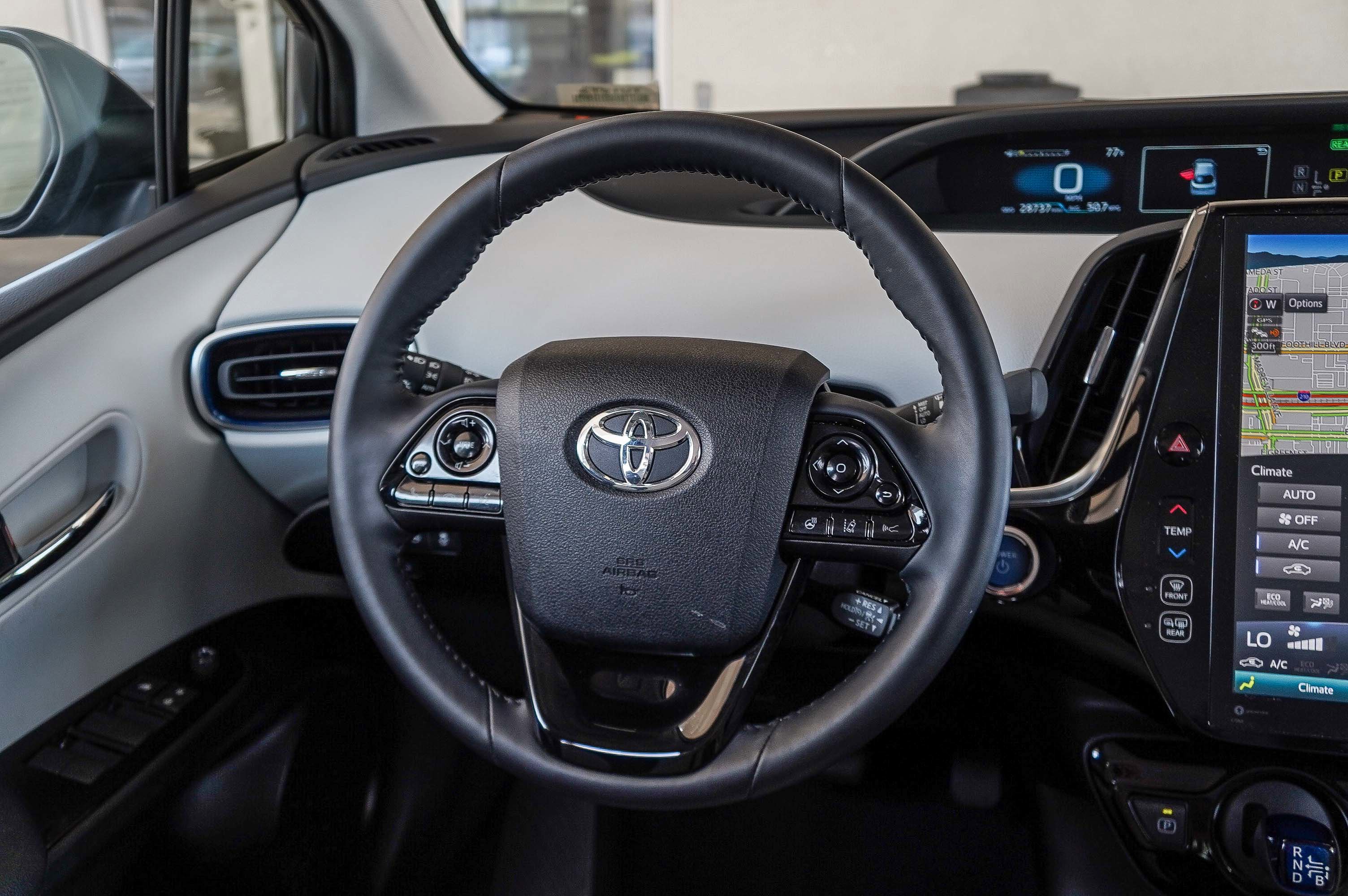 2022 Toyota Prius Limited photo 13