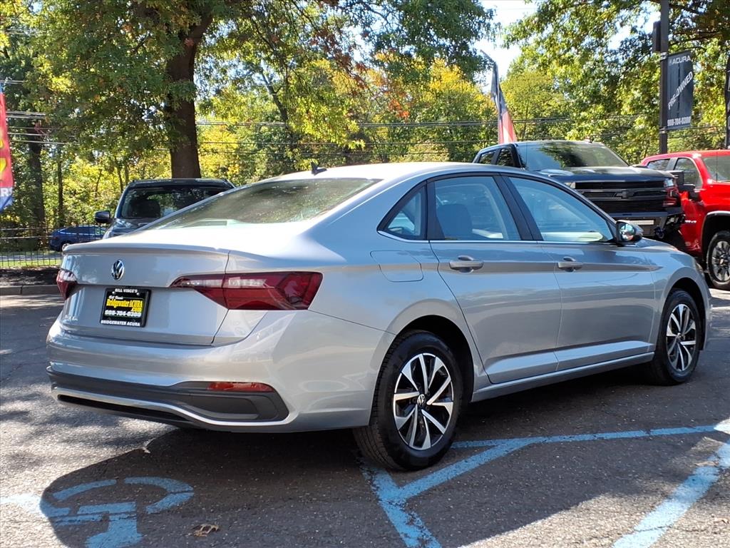 2024 Volkswagen Jetta S photo 4
