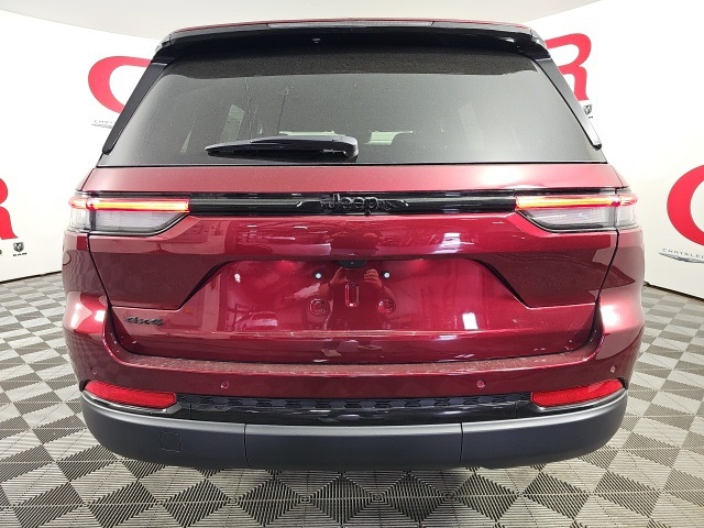 2025 Jeep Grand Cherokee Altitude X photo 2