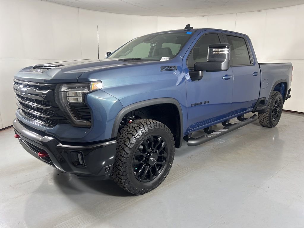 2025 Chevrolet Silverado 2500HD LT photo 4