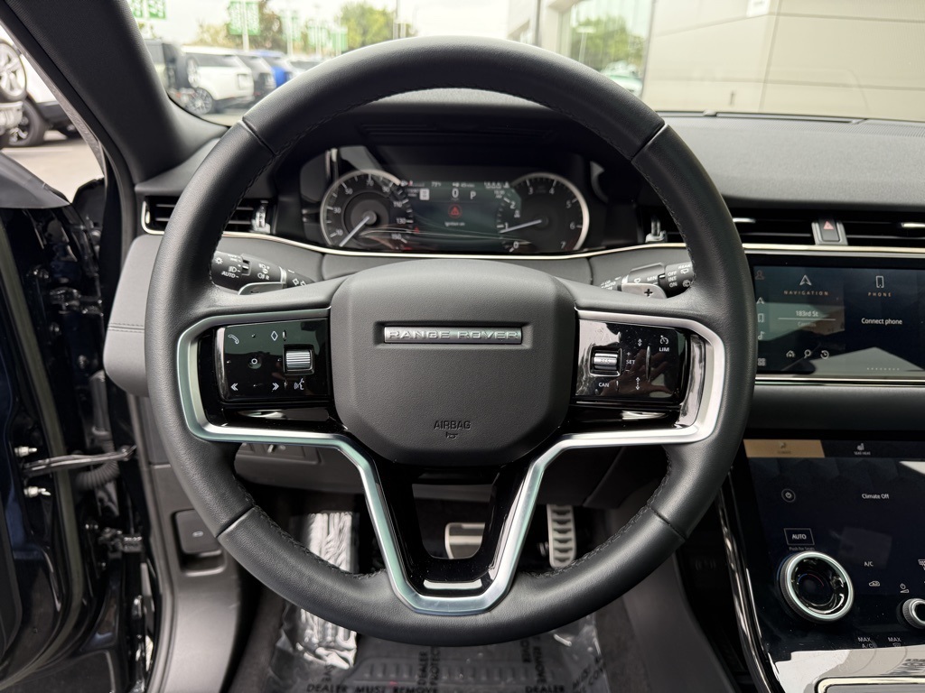 2023 Land Rover Range Rover Evoque R-Dynamic SE photo 17