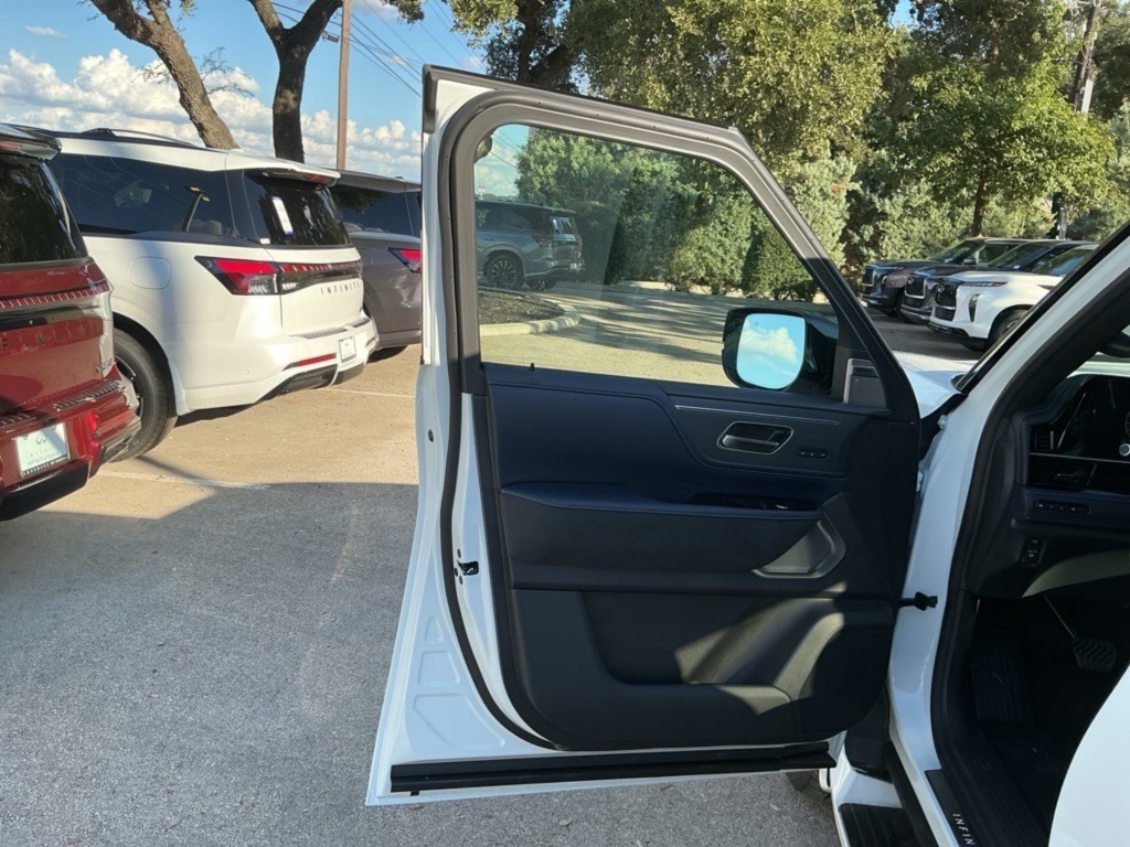 2026 Infiniti QX80 Sensory photo 16