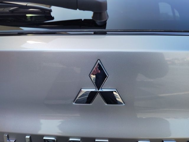 2025 Mitsubishi Eclipse Cross LE photo 28