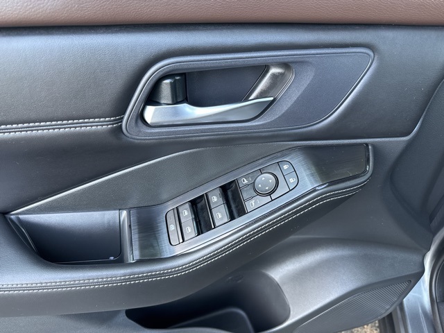 2023 Nissan Rogue SV photo 20