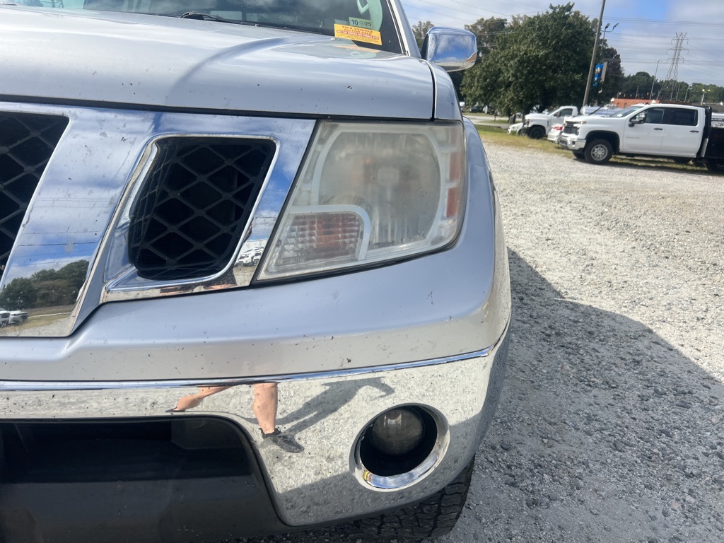 2015 Nissan Frontier SV photo 11