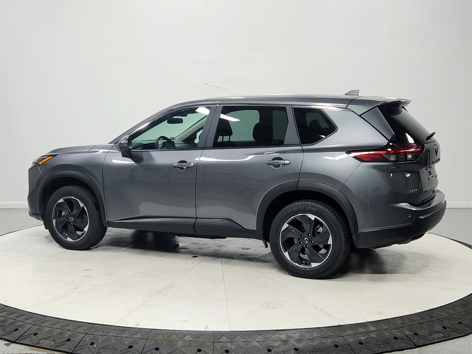 2024 Nissan Rogue SV photo 4