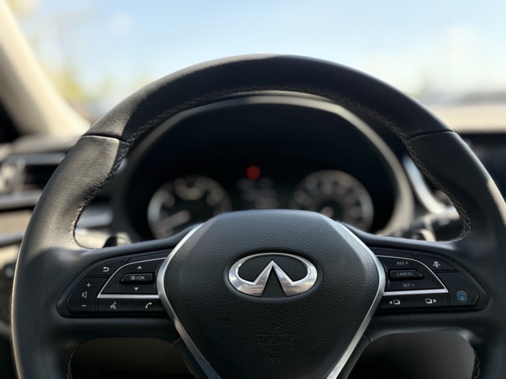 2023 Infiniti QX50 Luxe AWD photo 17