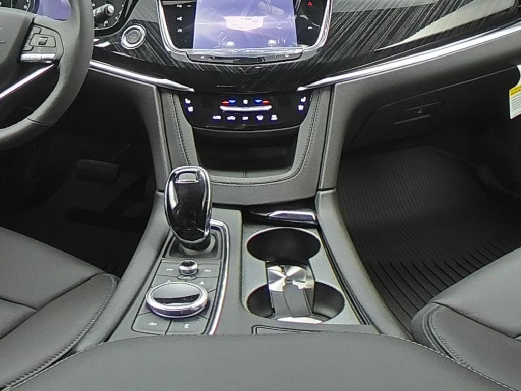 2025 Cadillac XT6 Premium Luxury photo 13