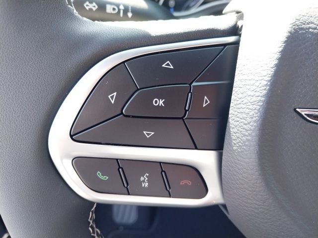 2026 Chrysler Pacifica photo 12
