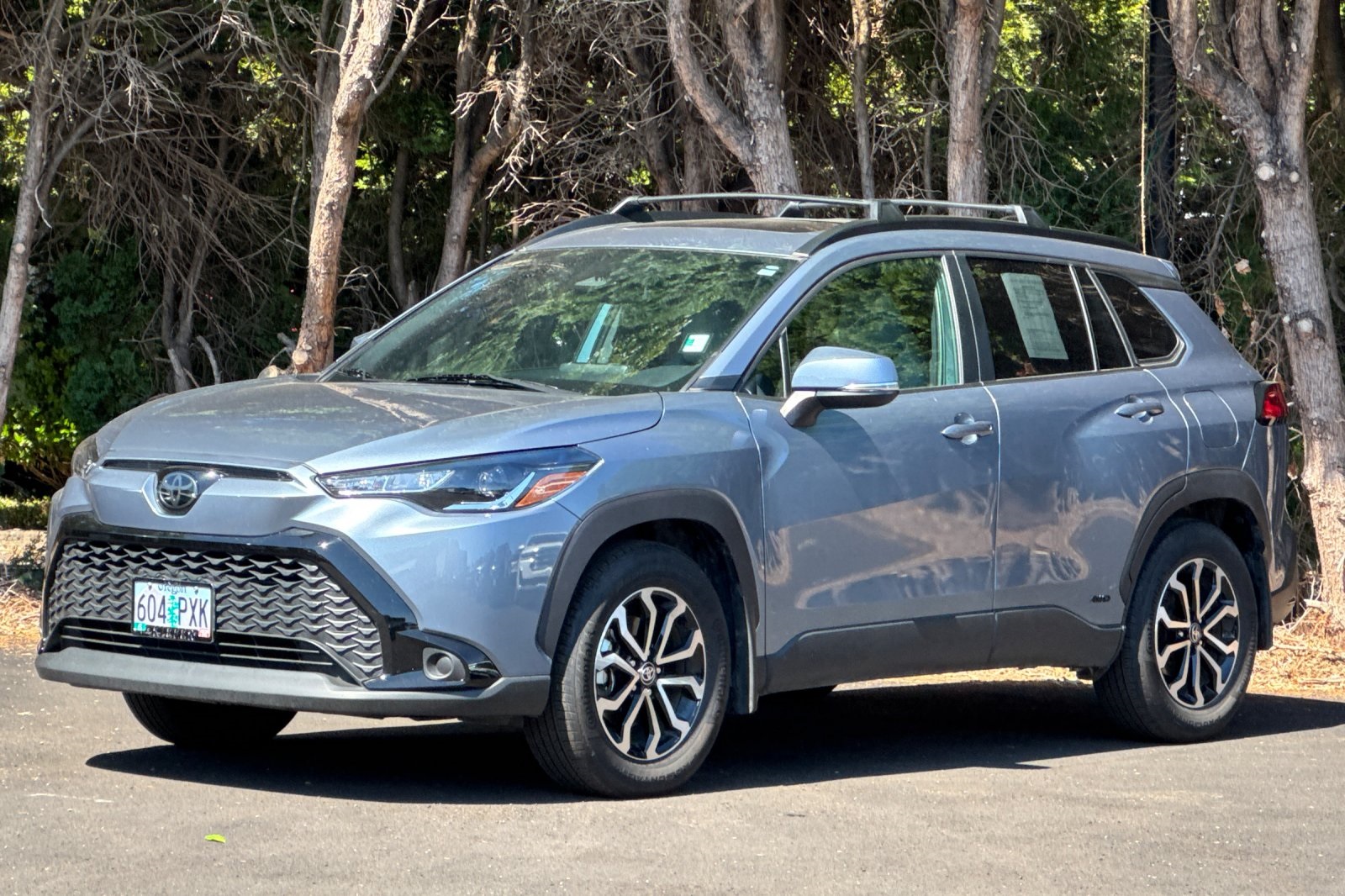 2024 Toyota Corolla Cross Hybrid SE photo 8