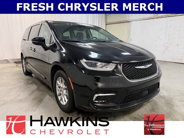 2024 Chrysler Pacifica Touring L's photo