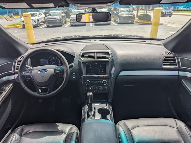 2016 Ford Explorer XLT photo 9