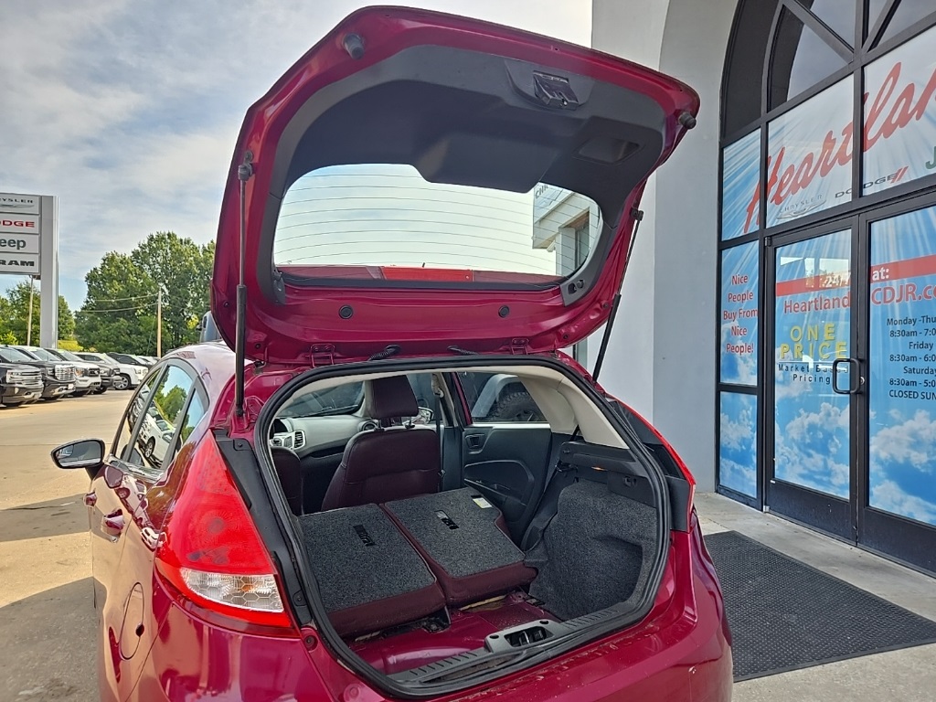 2011 Ford Fiesta SES photo 69
