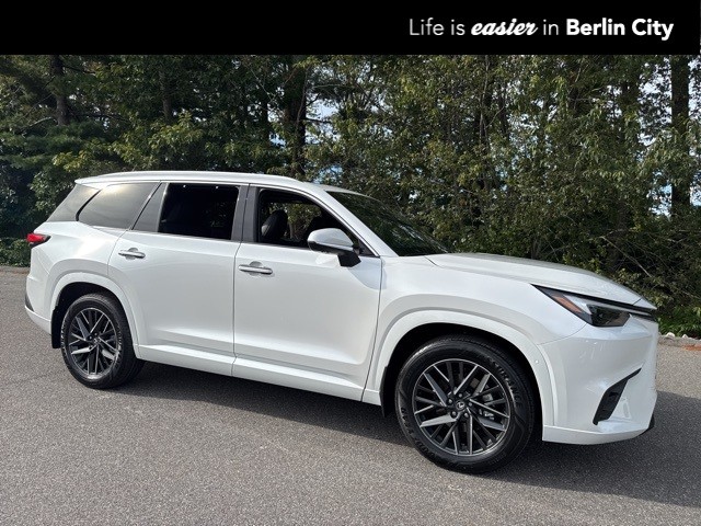 2025 Lexus TX Premium's photo