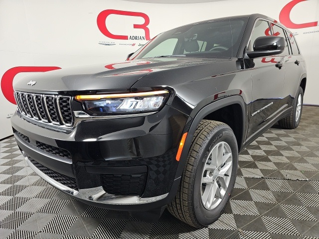 2025 Jeep Grand Cherokee Laredo X photo 2