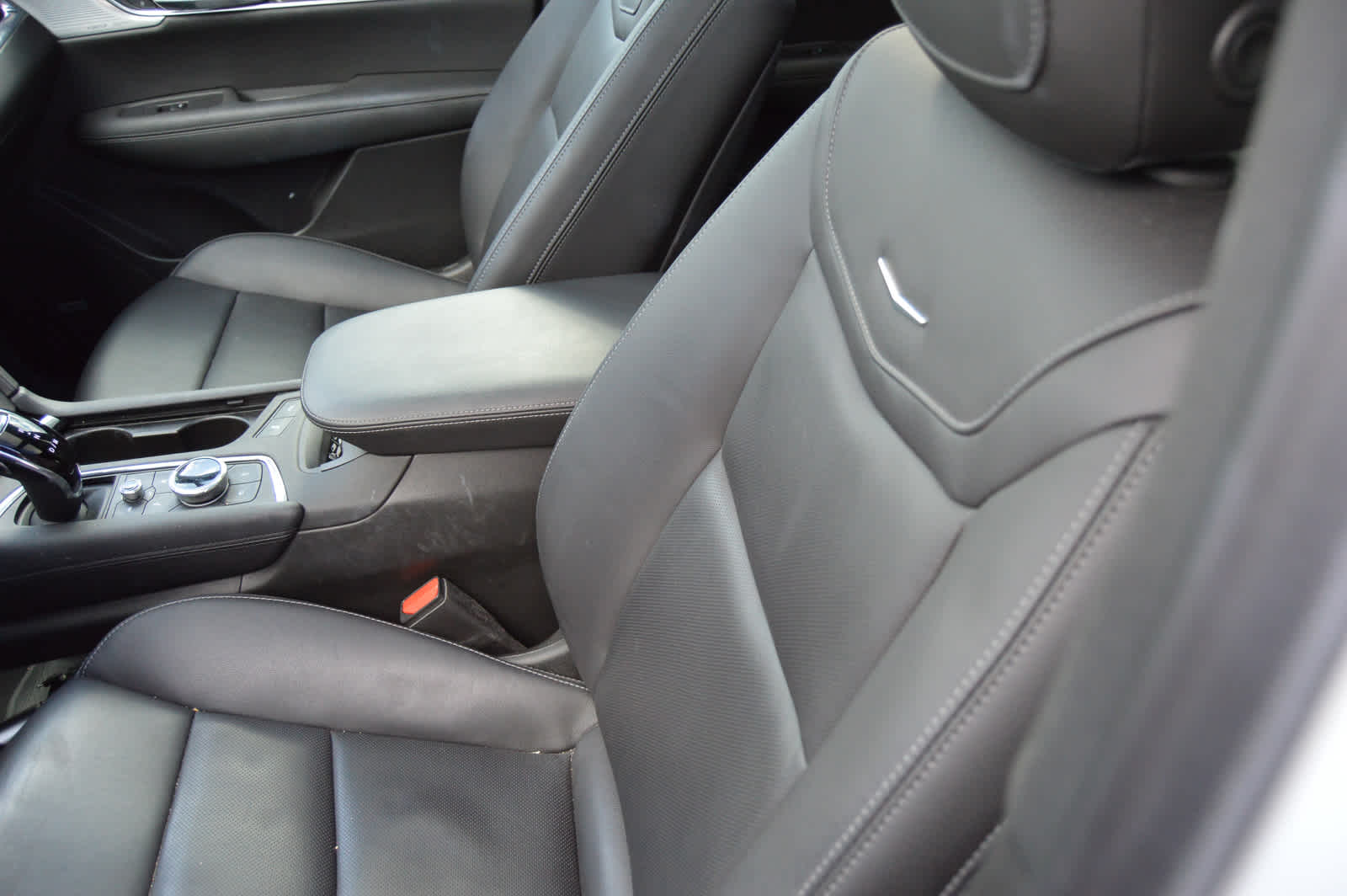 2023 Cadillac XT6 Sport photo 10