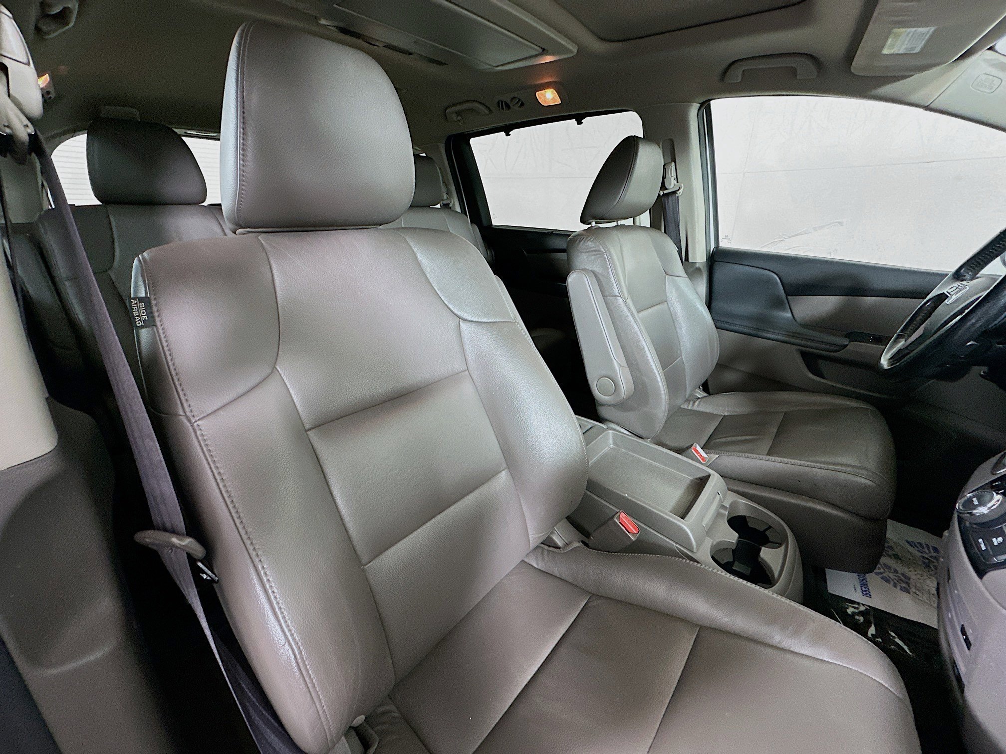 2014 Honda Odyssey Touring photo 27
