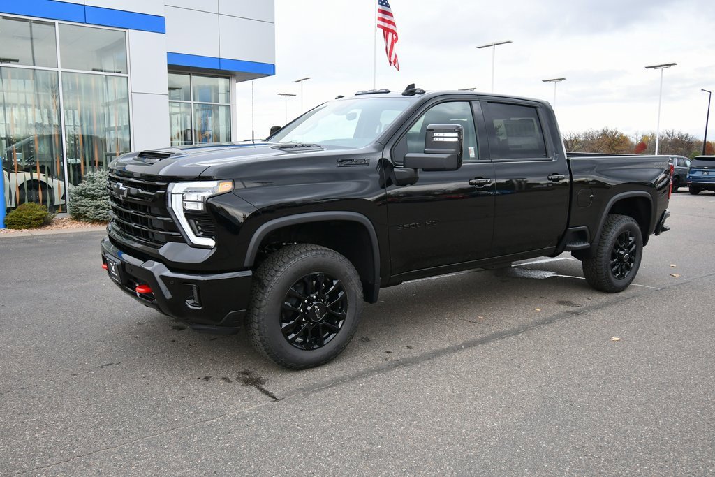 2026 Chevrolet Silverado 3500HD LTZ photo 2