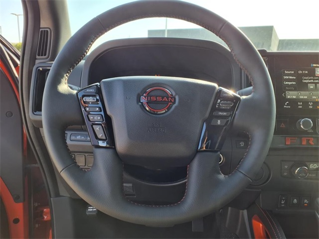 2025 Nissan Frontier Crew Cab PRO-X photo 4