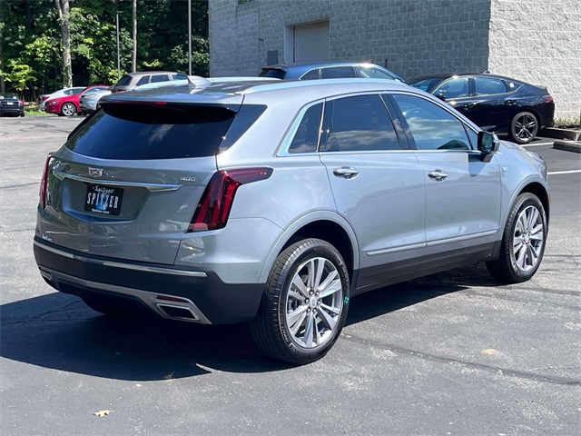 2025 Cadillac XT5 Premium Luxury photo 3