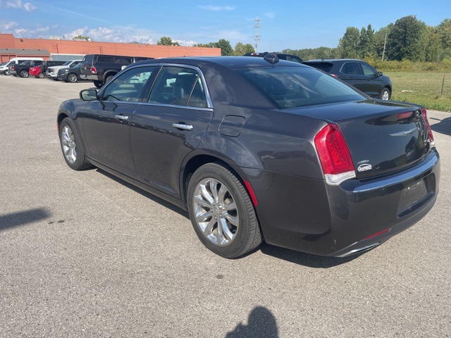 2016 Chrysler 300 C photo 2