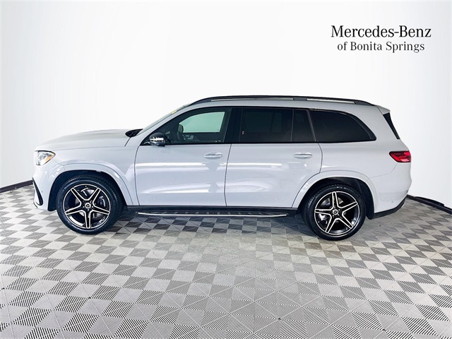 2024 Mercedes Benz GLS 450 4MATIC photo 3