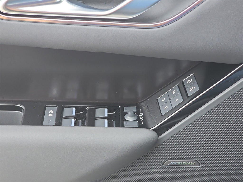 2026 Land Rover Range Rover Velar SE photo 25