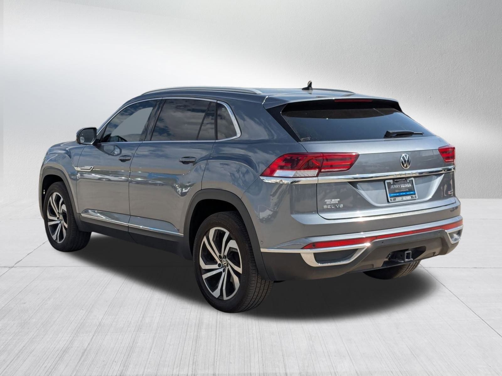 2021 Volkswagen Atlas Cross Sport V6 SEL Premium photo 2
