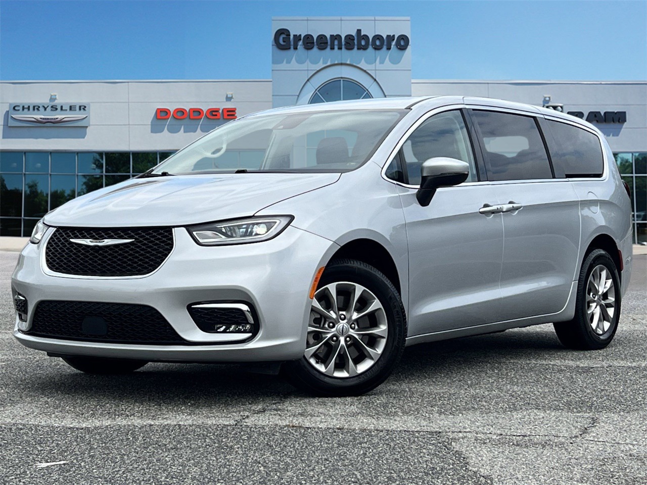 2023 Chrysler Pacifica Touring L