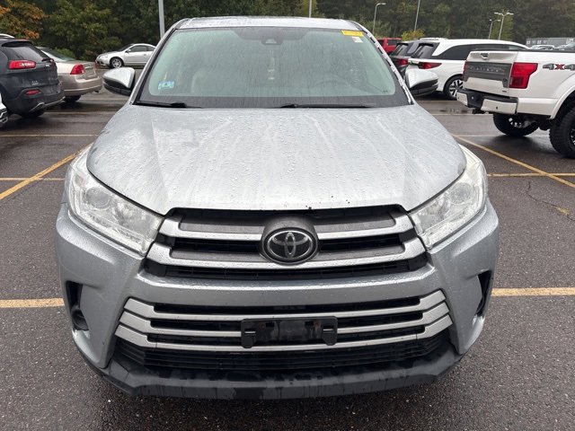 2017 Toyota Highlander LE Plus photo 2