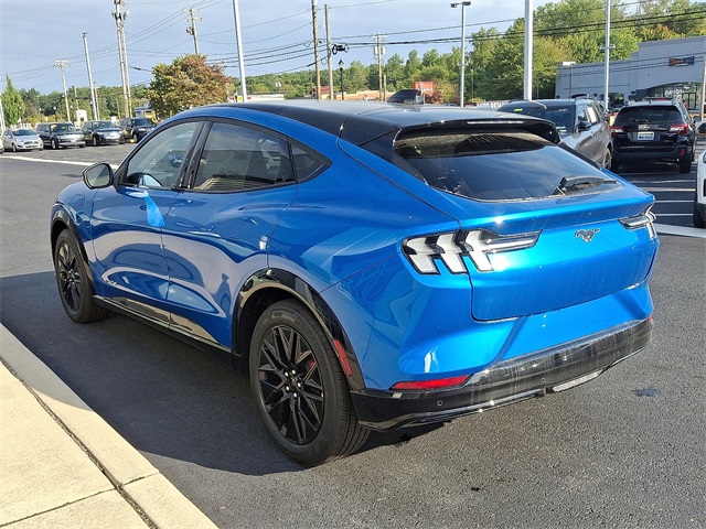 2025 Ford Mustang Mach-E Premium photo 4