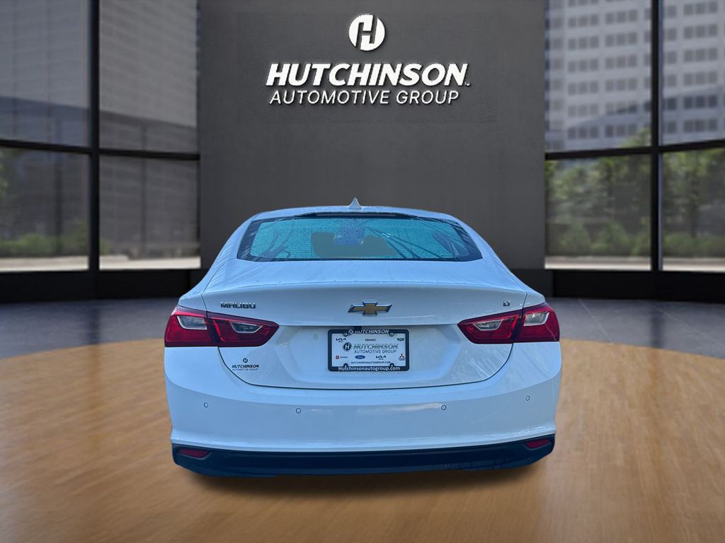 2024 Chevrolet Malibu 1LT photo 4