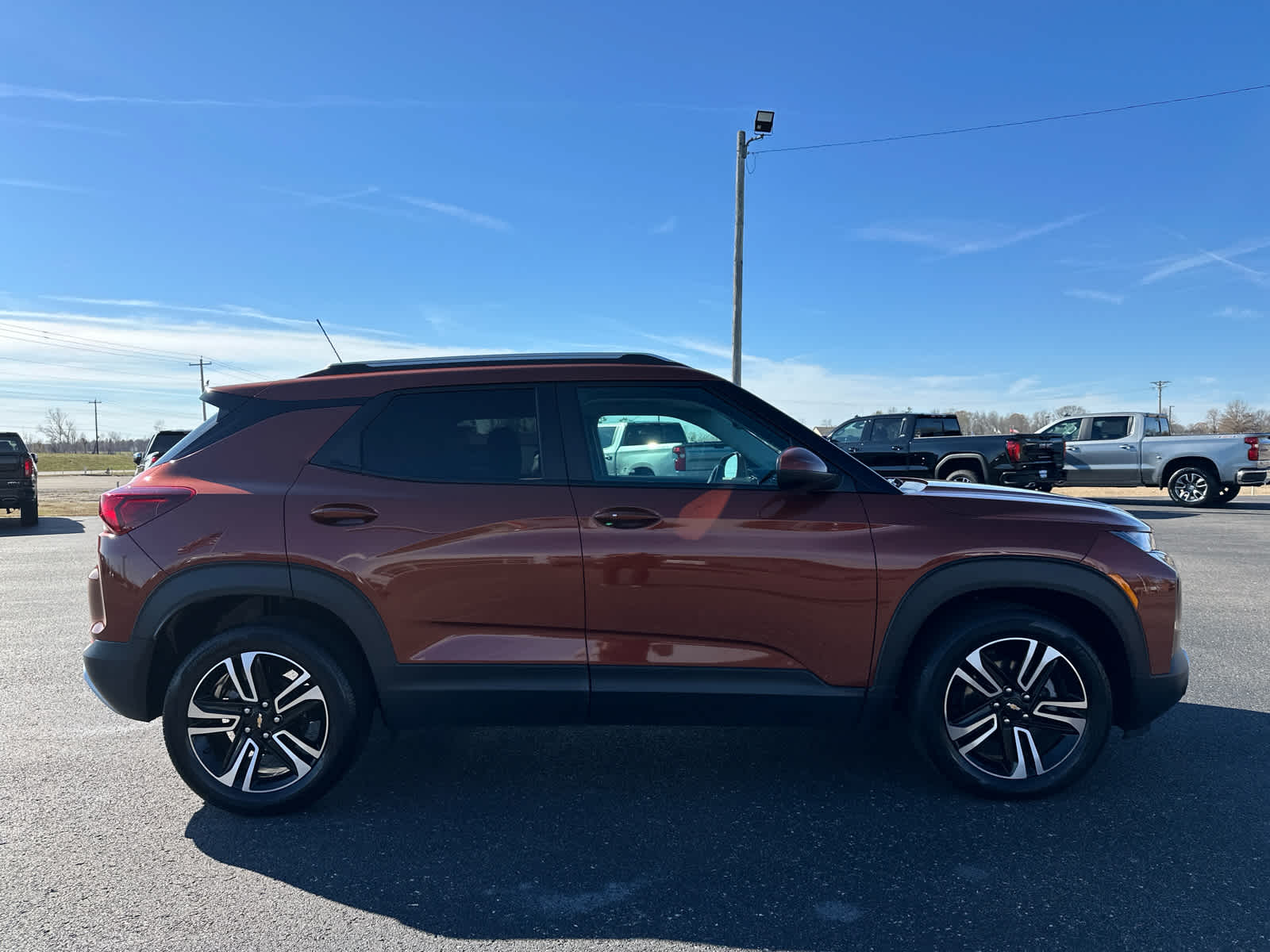 2021 Chevrolet Trailblazer LT photo 2