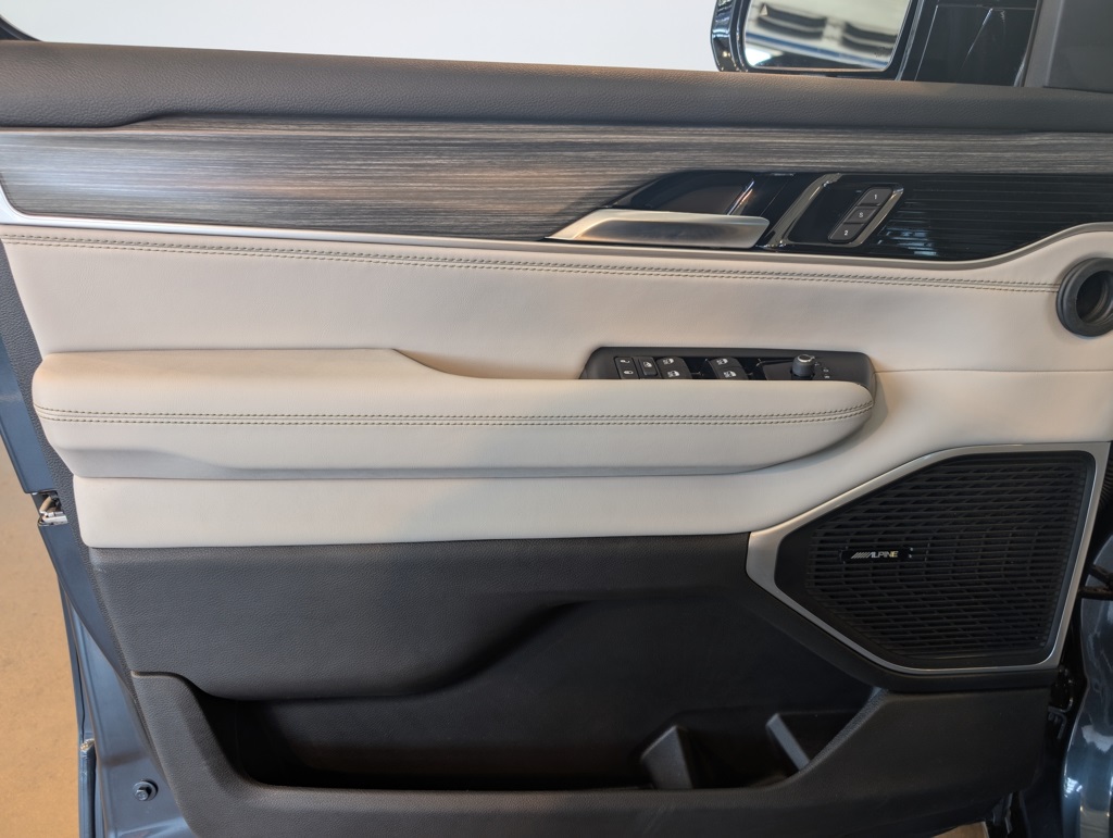 2023 Jeep Wagoneer Series III Limited photo 10