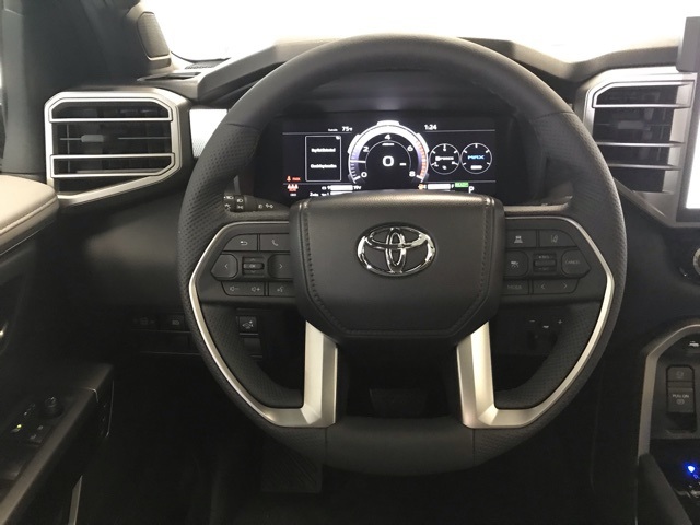 2025 Toyota Tundra Limited CrewMax photo 16