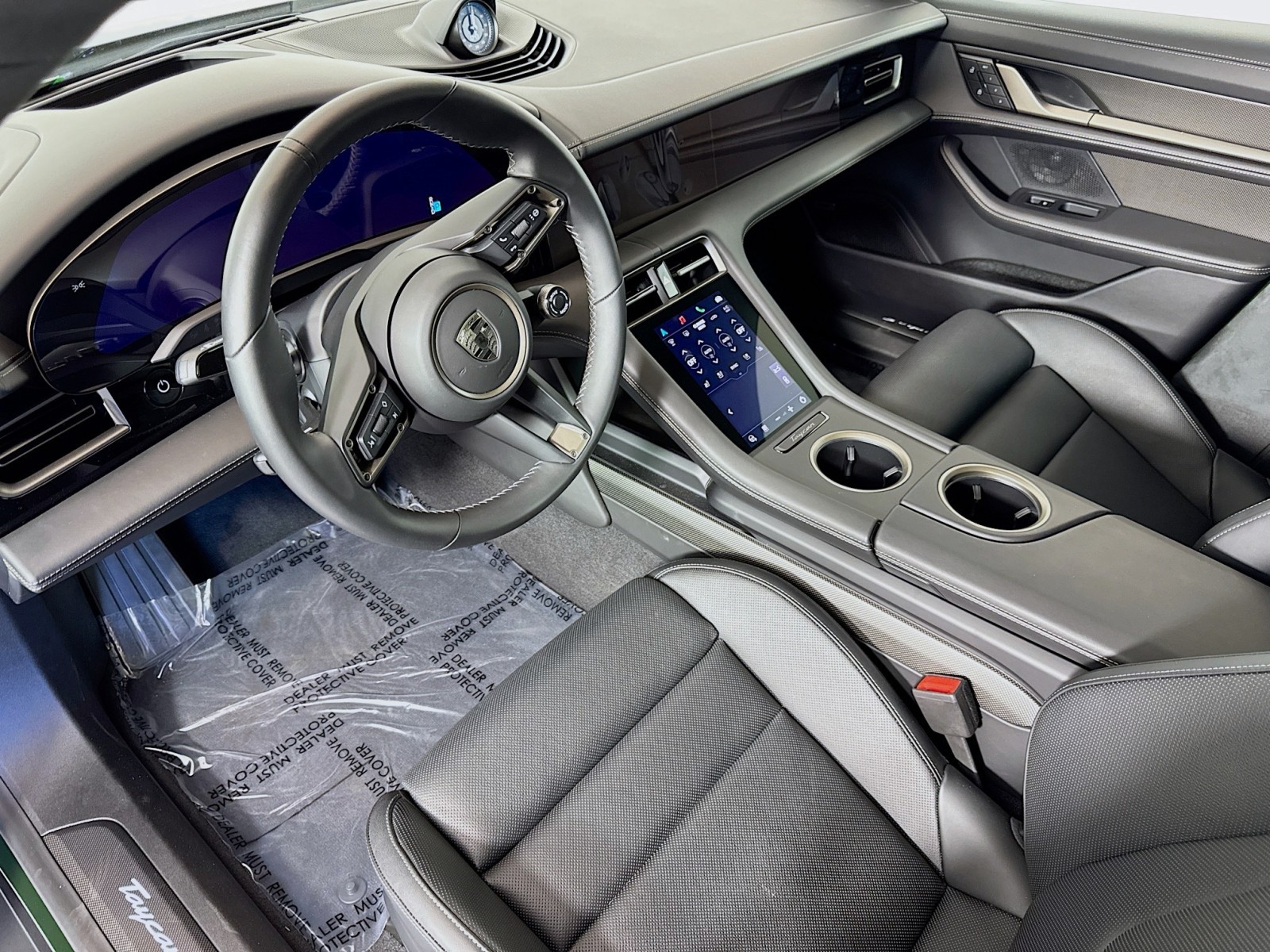 2025 Porsche Taycan Turbo S photo 4