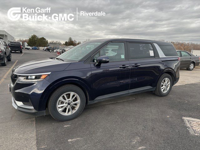 2024 Kia Carnival LX's photo