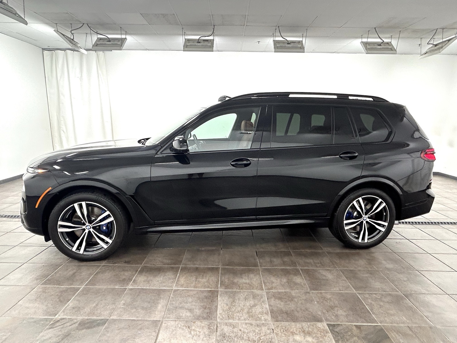 2025 Bmw X7 M60i photo 2