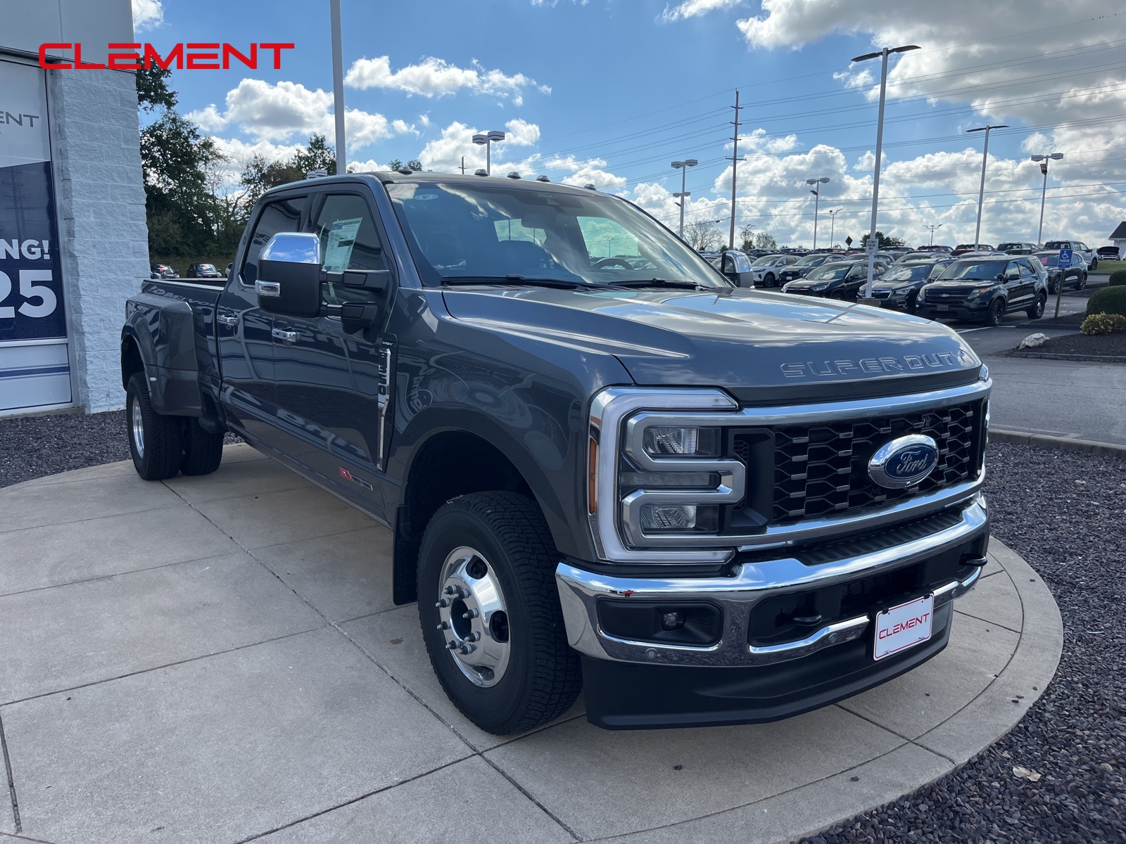 2026 Ford F-350 Lariat photo 3