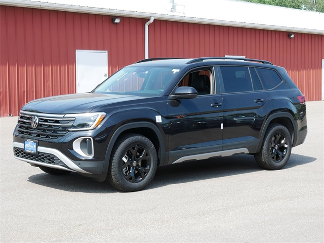 2025 Volkswagen Atlas Peak Edition SE photo 3