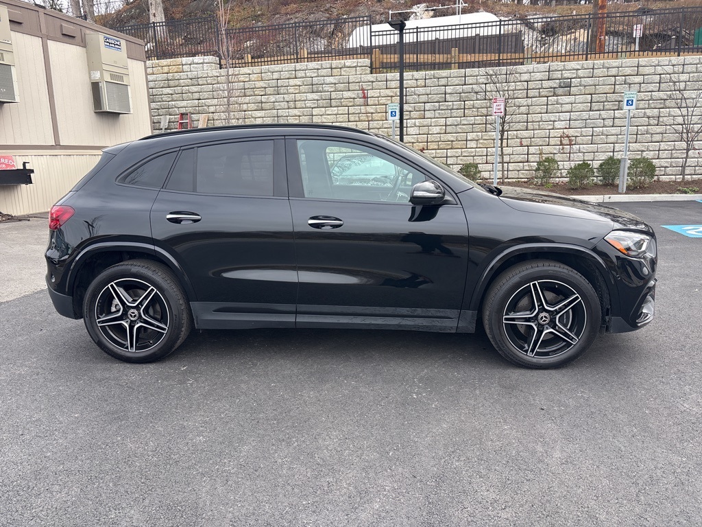 2025 Mercedes Benz GLA 250 4MATIC photo 4
