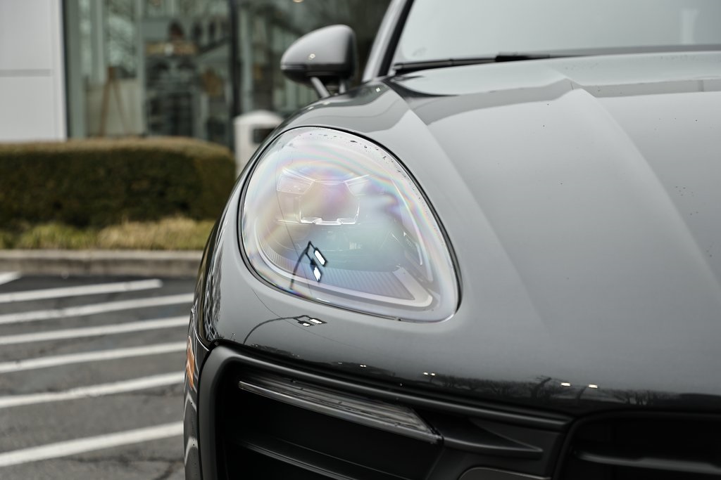 2025 Porsche Macan T photo 15