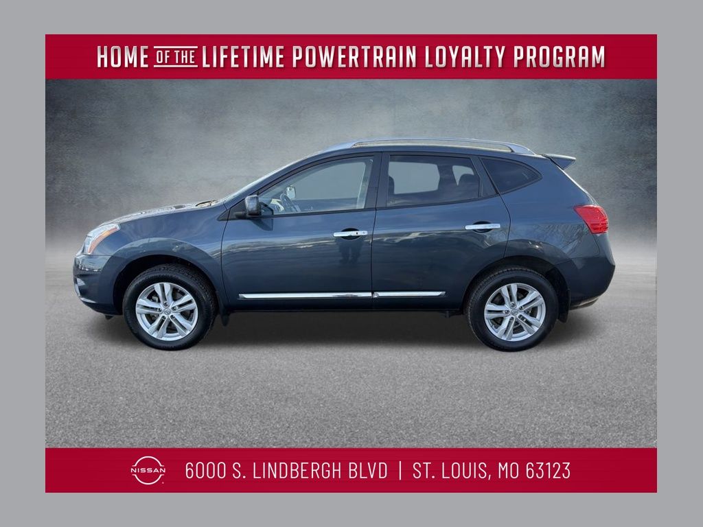 2013 Nissan Rogue SV's photo