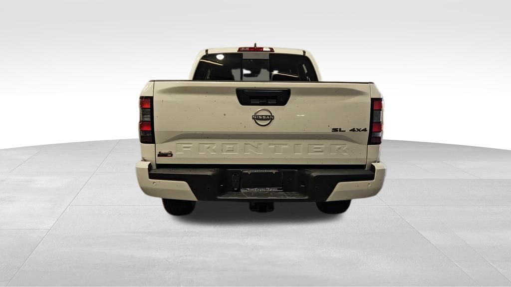2025 Nissan Frontier SL photo 4