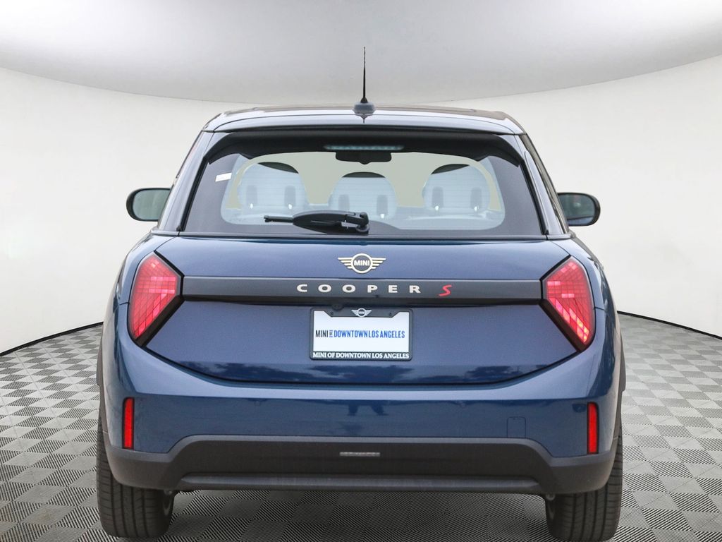 2026 Mini Cooper 4 Door Hardtop Signature photo 5