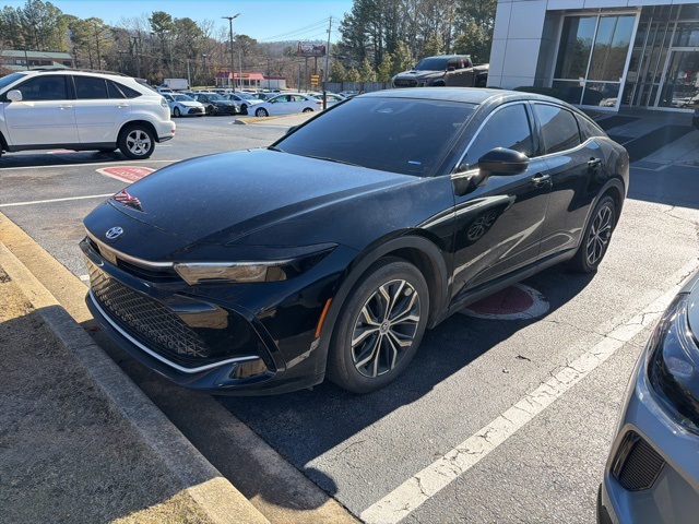 2025 Toyota Crown XLE's photo