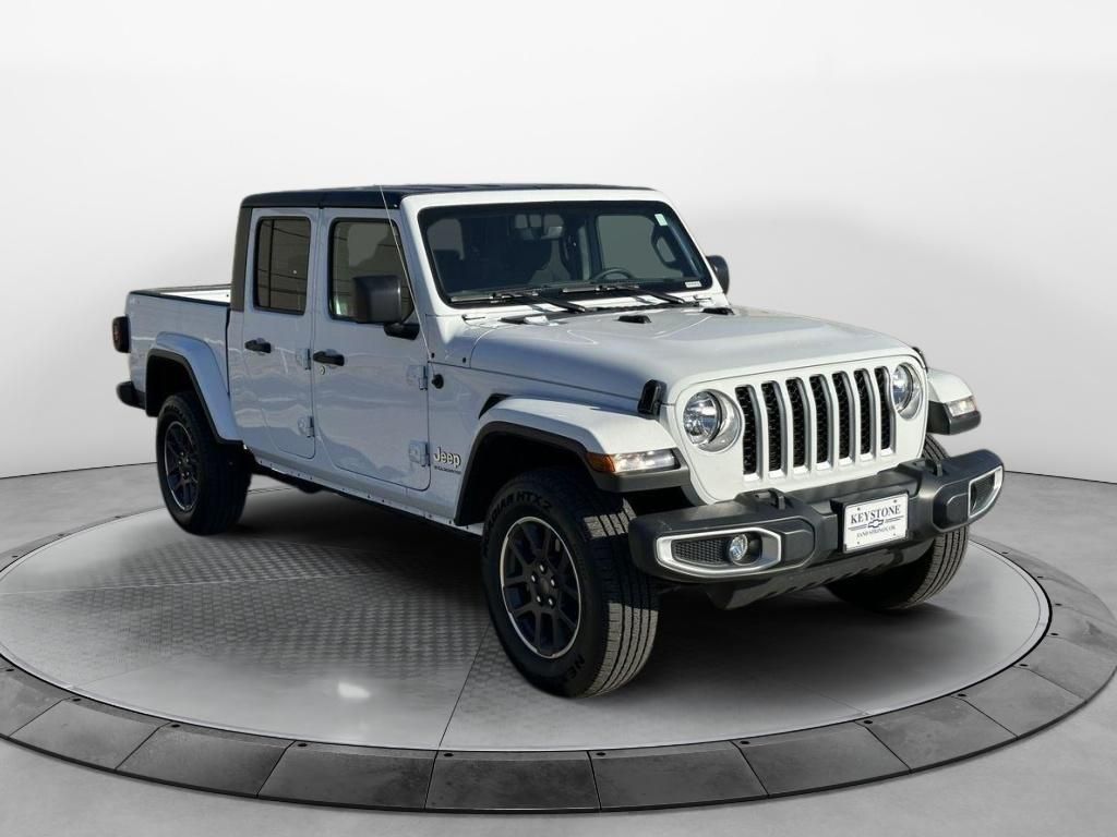 Used 2023 White Jeep Overland 4x4 image 1