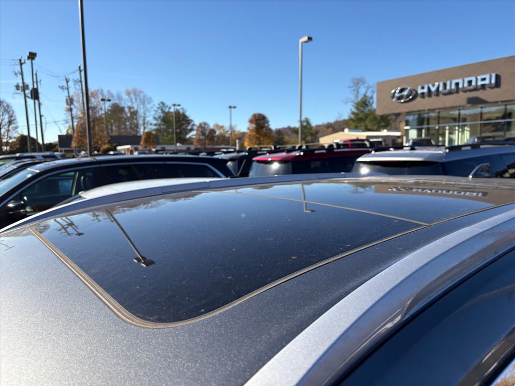 2023 Nissan Rogue SV AWD photo 2